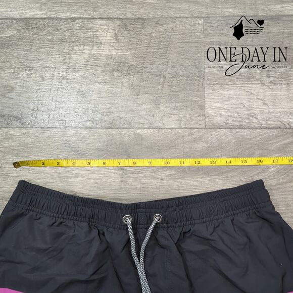 Adisputent Tropical Boardshorts Size L - Picture 4 of 6